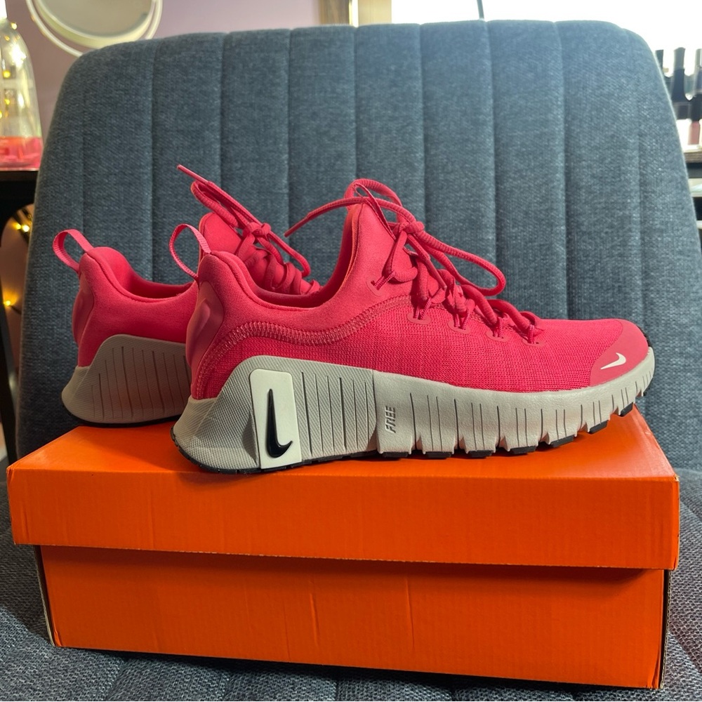 Women’s Nike Free Metcon 6 Size 7 Pink Grey New